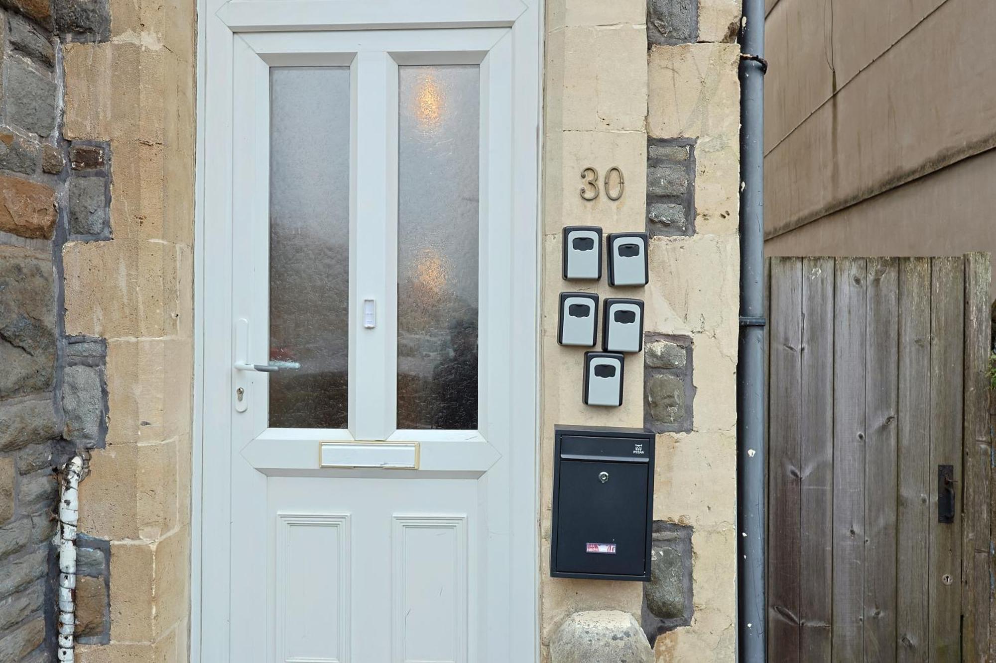 Cardiff City Guesthouse, Central Rooms, Fast Wi-Fi, On-Street Parking Exteriér fotografie