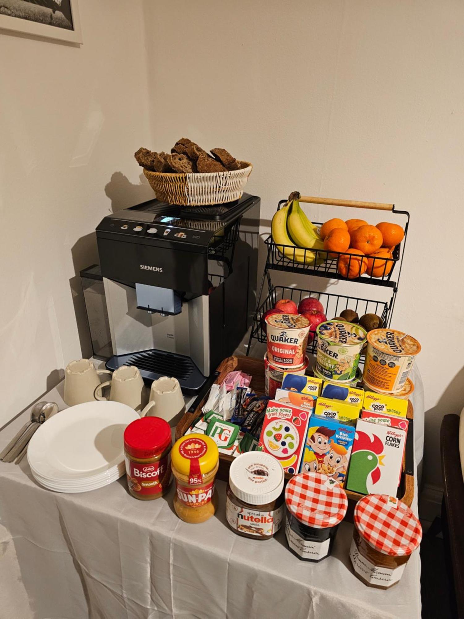 Cardiff City Guesthouse, Central Rooms, Fast Wi-Fi, On-Street Parking Exteriér fotografie