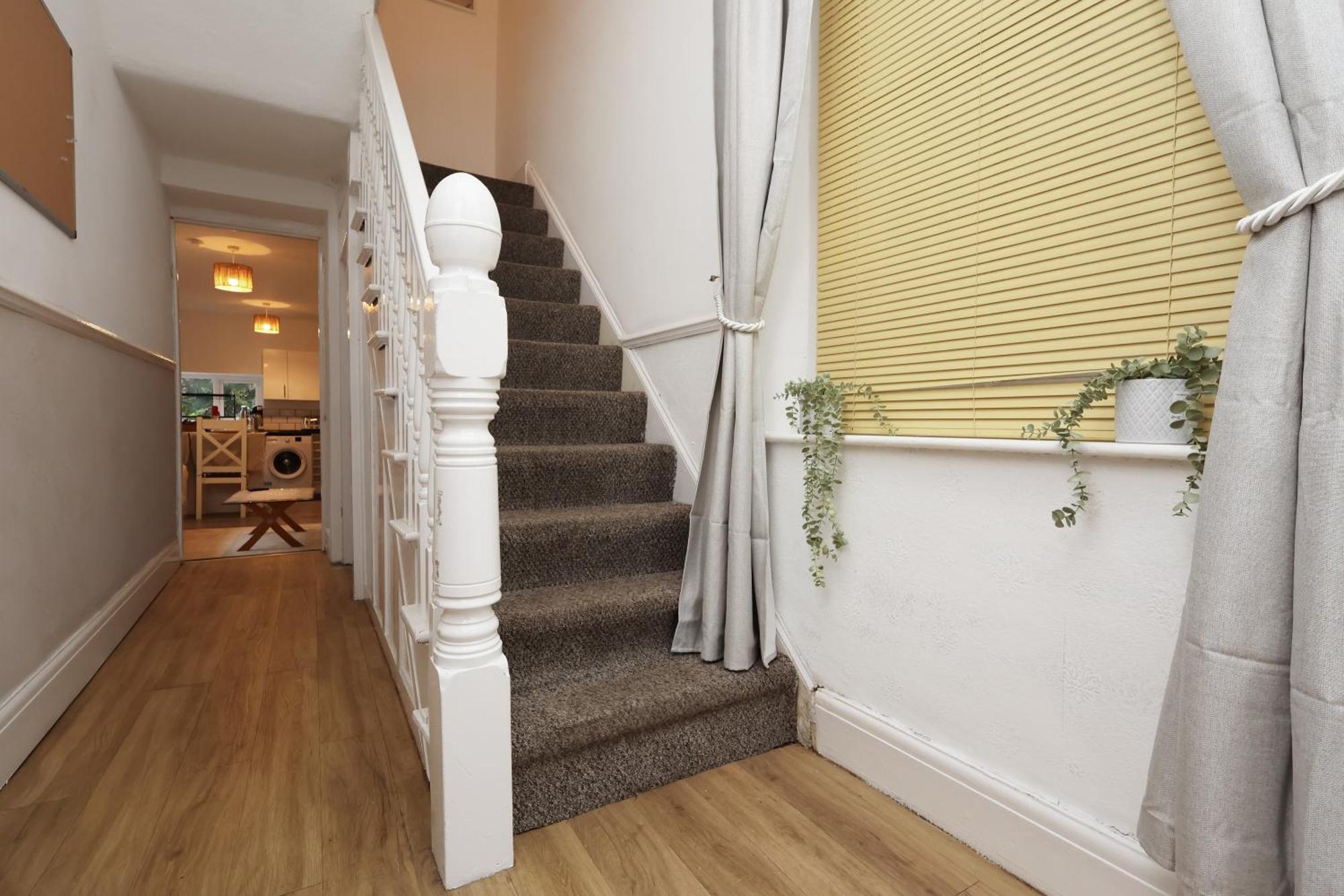 Cardiff City Guesthouse, Central Rooms, Fast Wi-Fi, On-Street Parking Exteriér fotografie