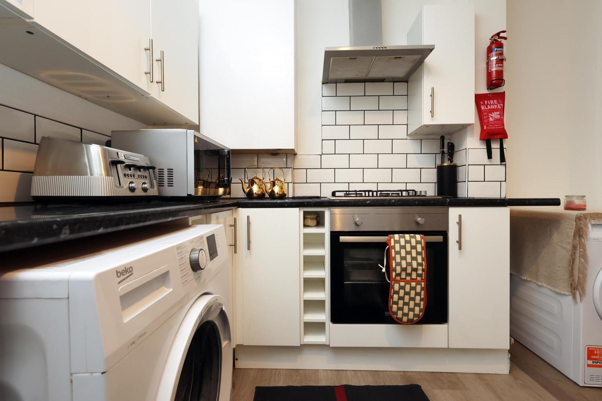 Cardiff City Guesthouse, Central Rooms, Fast Wi-Fi, On-Street Parking Exteriér fotografie