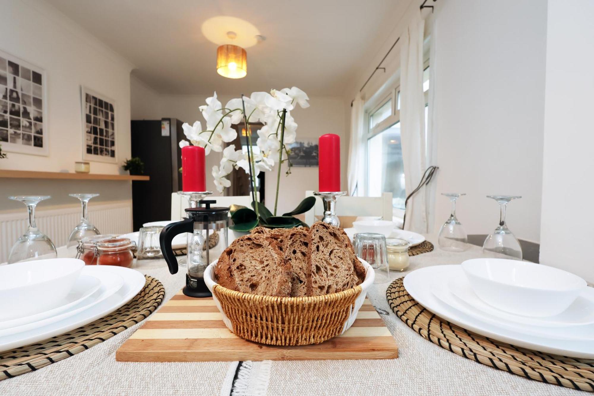 Cardiff City Guesthouse, Central Rooms, Fast Wi-Fi, On-Street Parking Exteriér fotografie