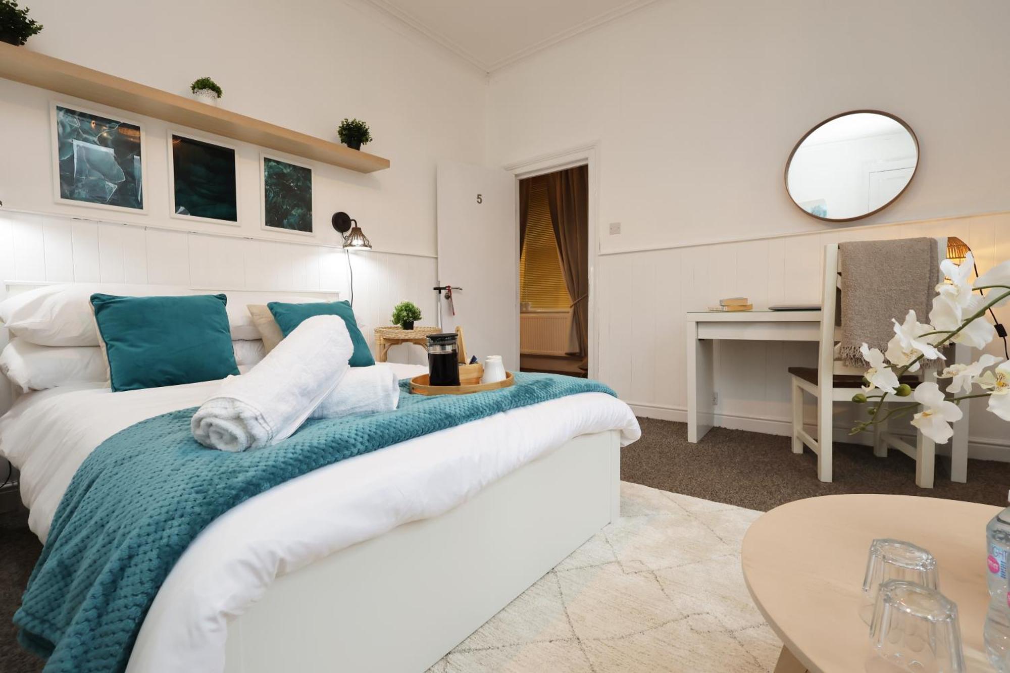 Cardiff City Guesthouse, Central Rooms, Fast Wi-Fi, On-Street Parking Exteriér fotografie